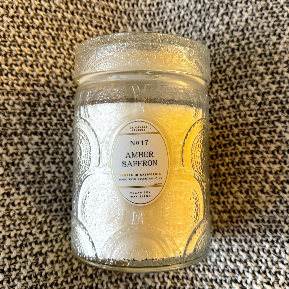 Leoben Co No.17 “Amber Saffron” Candle